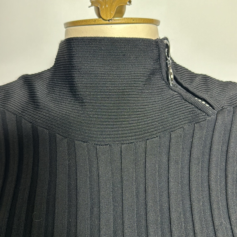 Cache Stretchy Top With Neck Zipper Design - image 6
